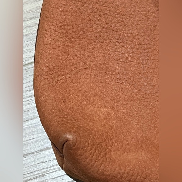 Used- Madewell The Small Transport Crossbody in Nubuck Leather: Rainbow Strap - Picture 11 of 17